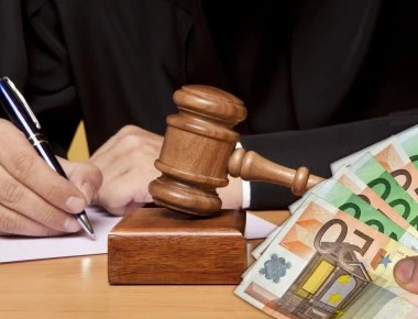 Κατασχέσεις για χρέη σε ΔΕΚΟ και τράπεζες